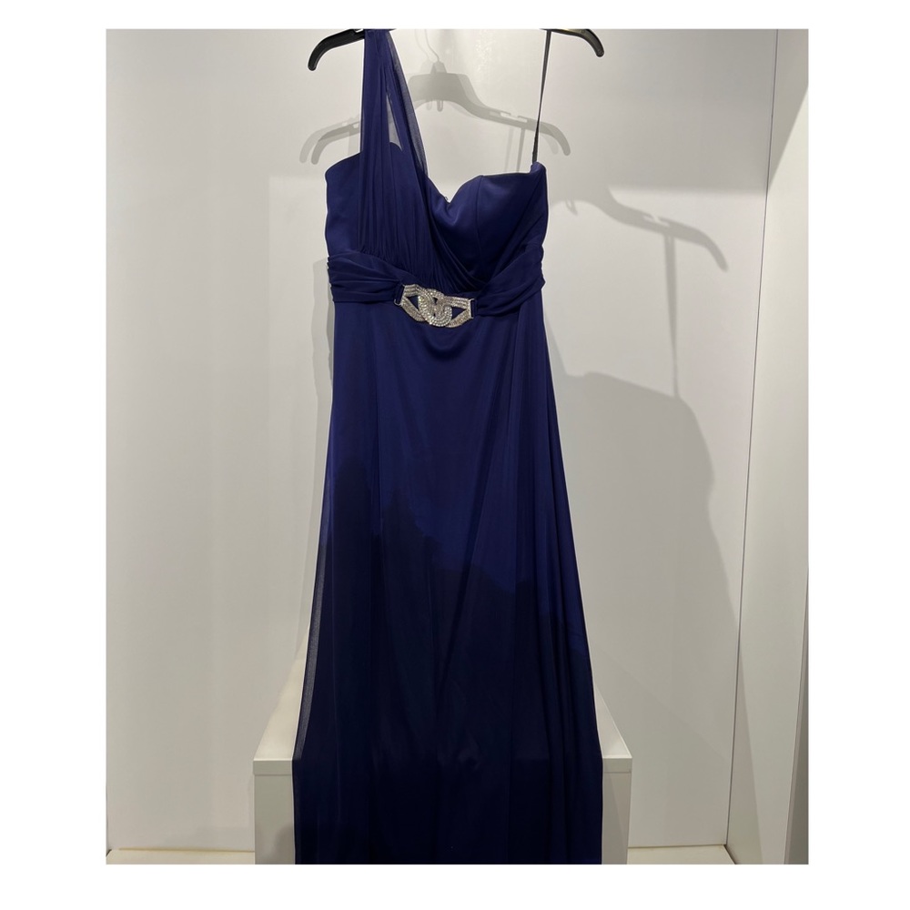 Betsy And Adam Petite gown